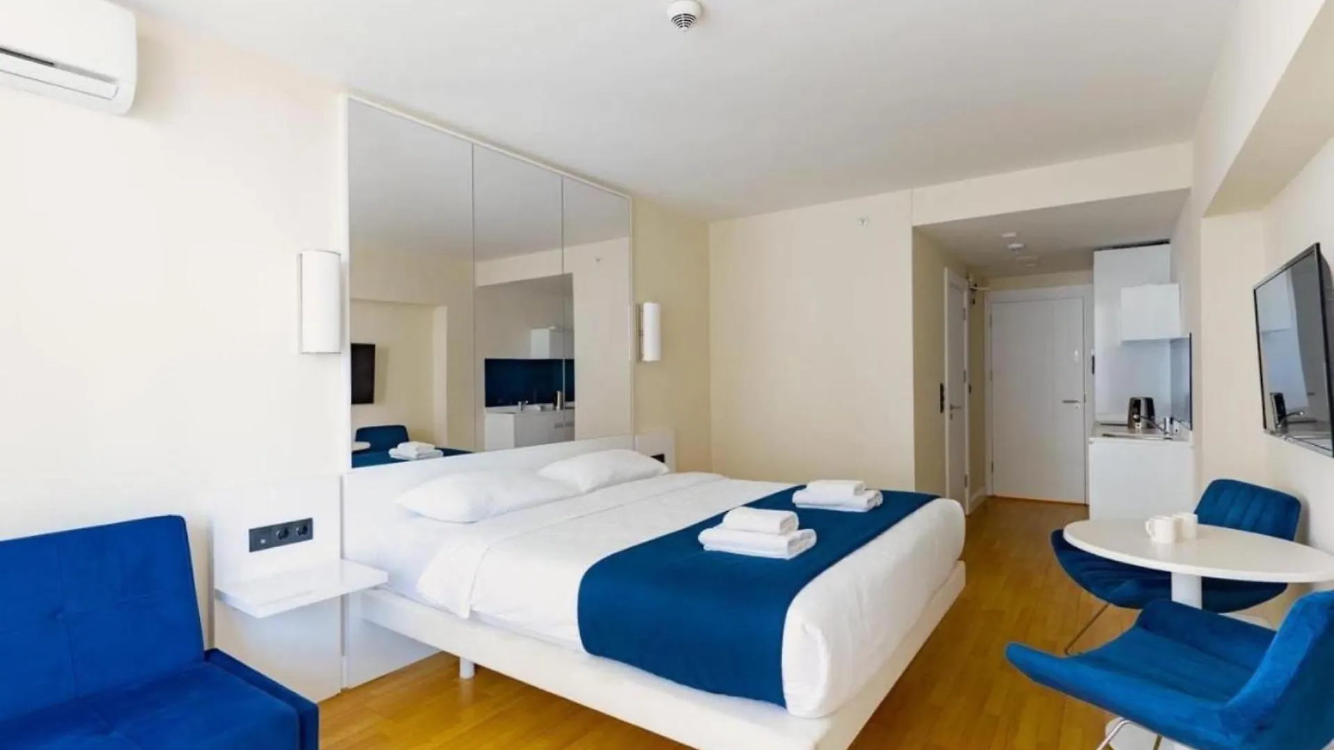 Delux Sea View Aparthotel In Orbi City Batumi