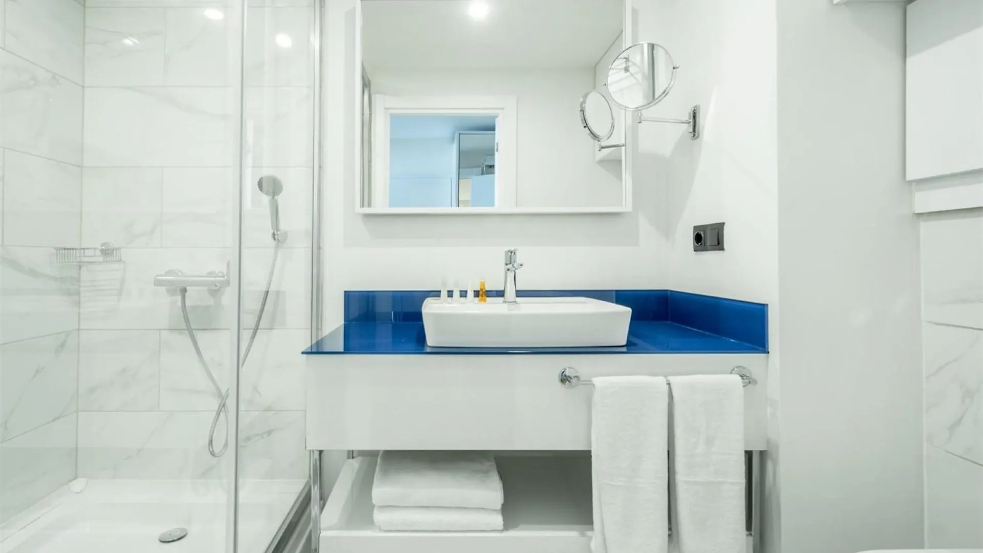 Delux Sea View Aparthotel In Orbi City Batumi 5*,