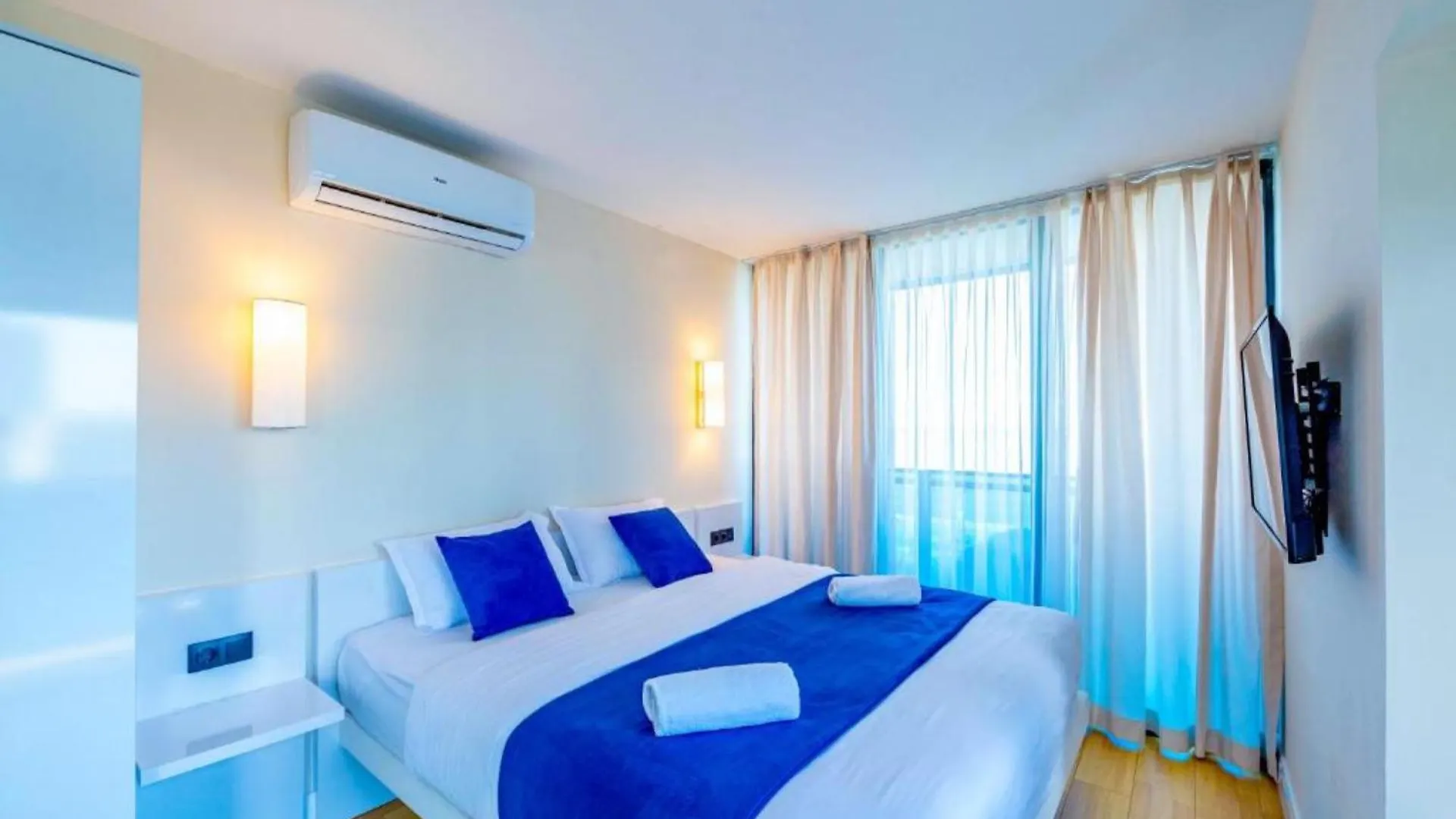 *****  Delux Sea View Aparthotel In Orbi City Batumi Gruzie