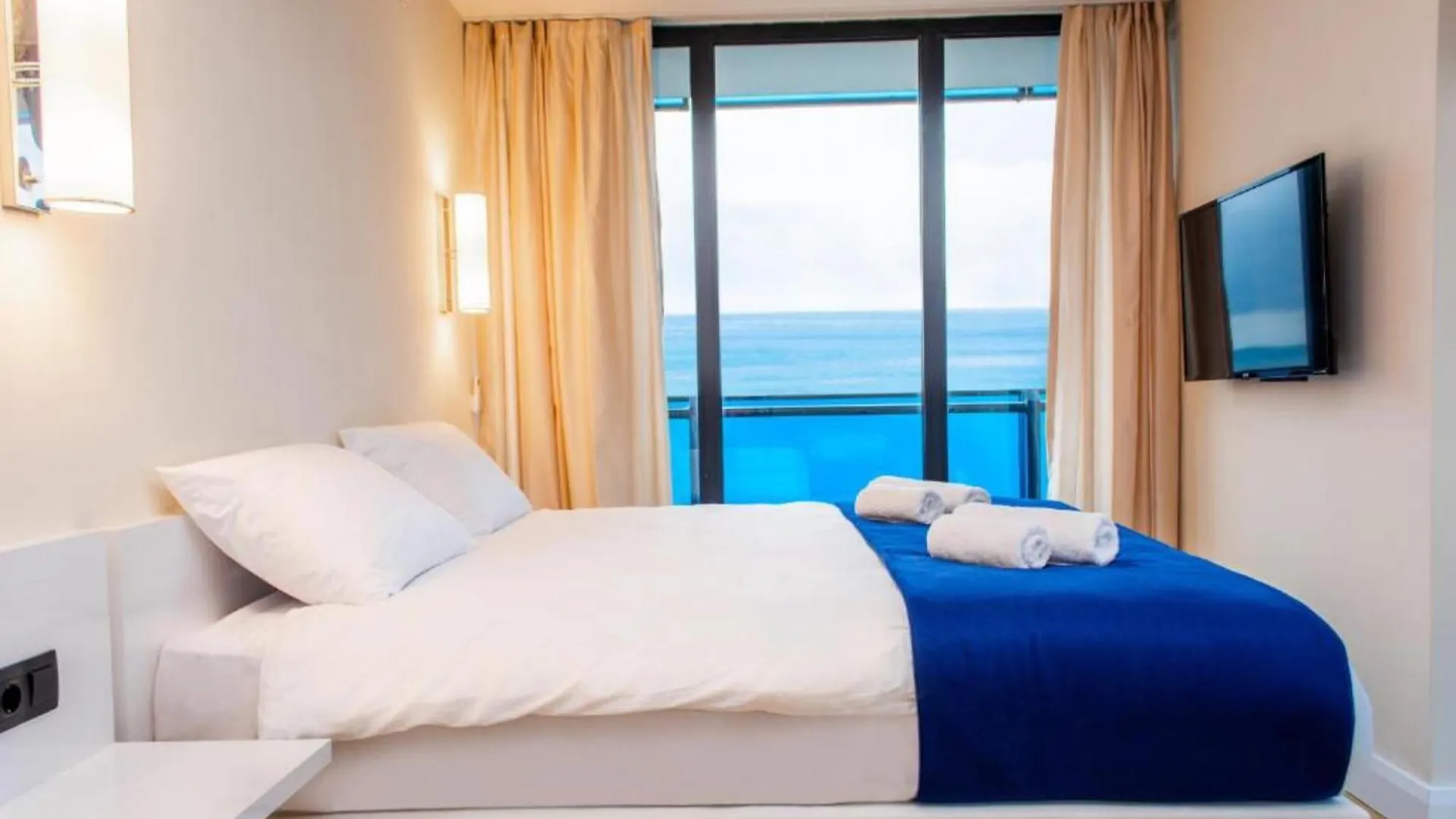 Delux Sea View Aparthotel In Orbi City Batumi