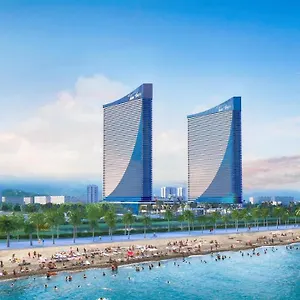 Orbi Luxury ***** باتومي